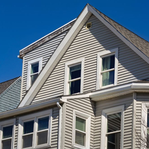 10 Things to Know When Hiring a Siding Contractor in Toronto